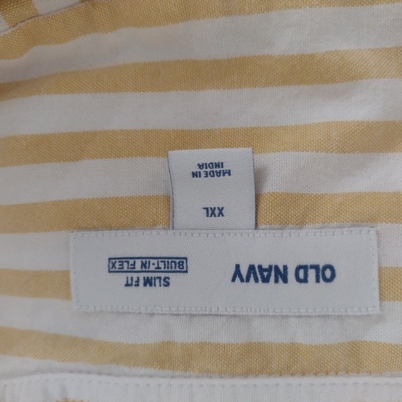 Old Navy Short Sleeve Button Down Shirt - Picture 3 of 4